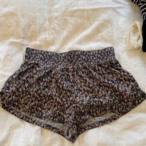 Varley High Waist Running Shorts - Black with Taupe/Pink Speckle